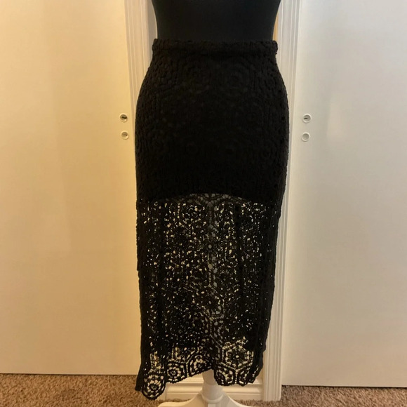 🌹 H&M Crochet See Thru Black Skirt - Picture 2 of 6
